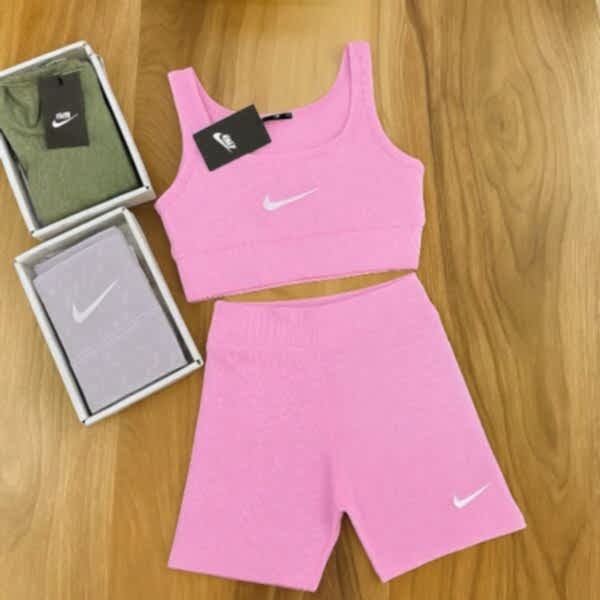 Nike Pro Tarzı Sporcu Tayt Takımı – Kadın