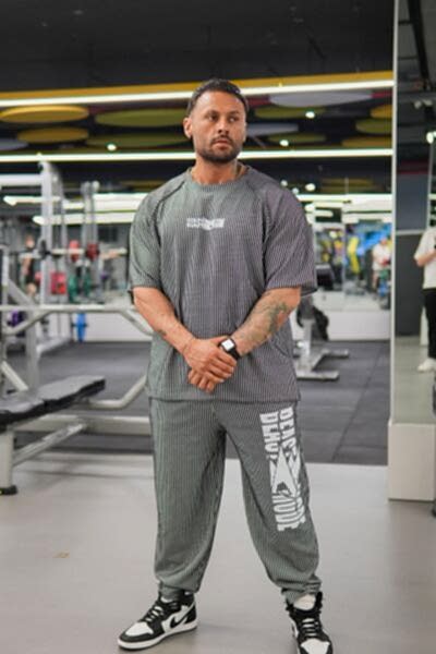 Oversize Şalvar Kesim Çizgili Gym Takım – Rahat ve Tarz Spor Giyim